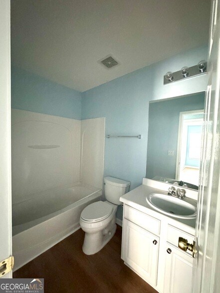 Building Photo - 3871 Pleasant Oaks Dr