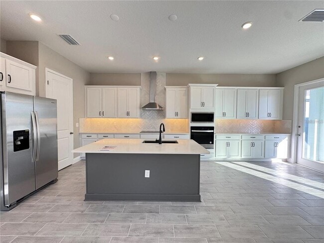 Building Photo - 16848 Hamlin Vis Aly