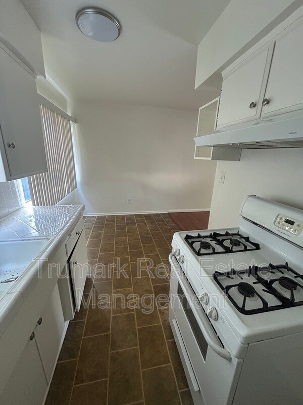 Building Photo - 5651 Cartwright Ave