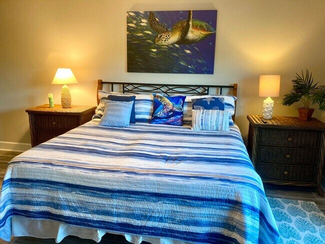 Building Photo - Completely remodeled waterfront condo!