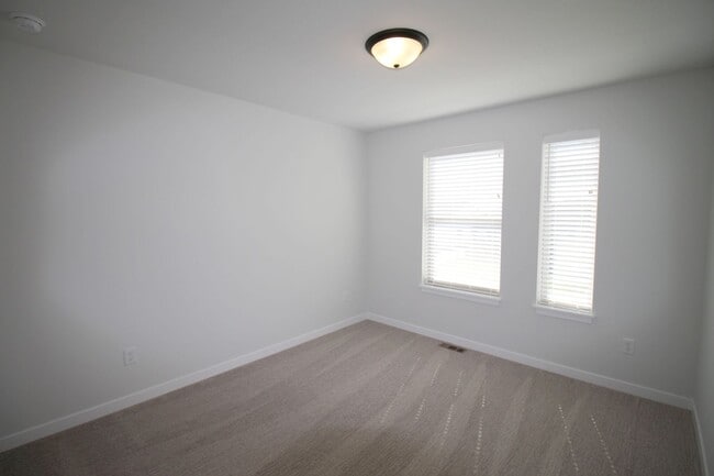 Building Photo - 2324 Lovie Ln