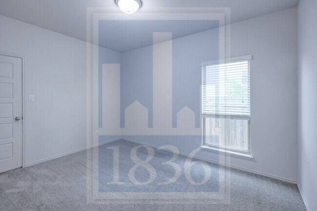 Building Photo - 308 Lacey Oak Lp