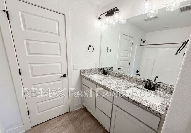 Building Photo - 751 Spicewood Trail