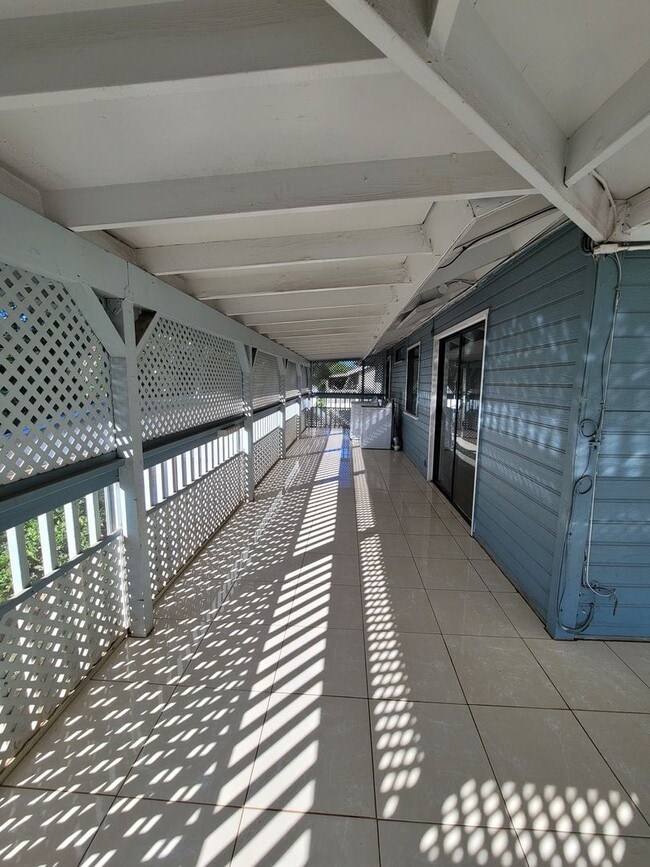 Building Photo - 86 Waipahe St