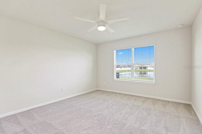 Building Photo - 910 Golden Shiner Ave