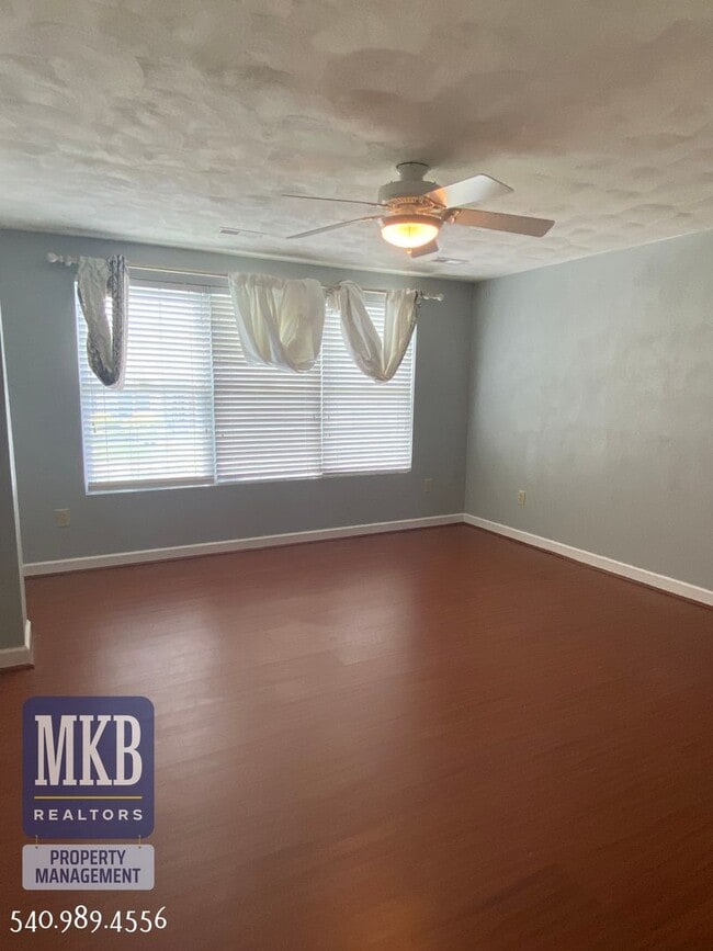 Building Photo - 3 bedrooms 3 baths Patio Home in Roanoke C...