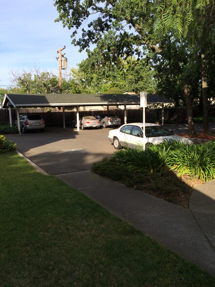 Building Photo - 950 El Camino Ave