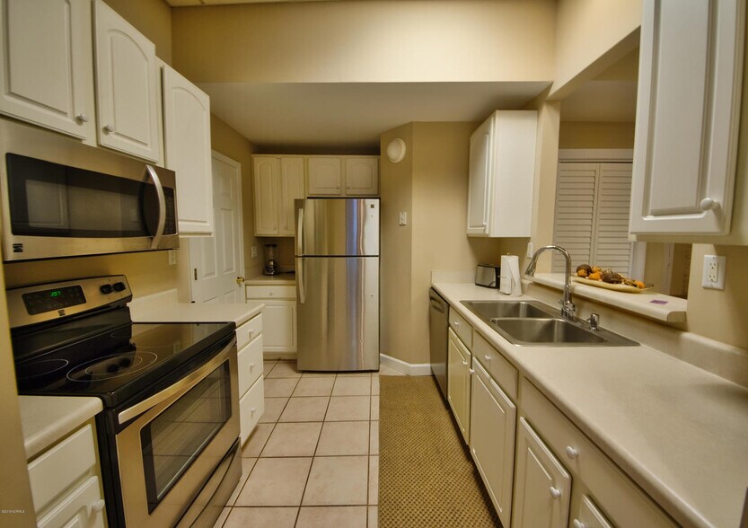 Building Photo - 30 N Front St