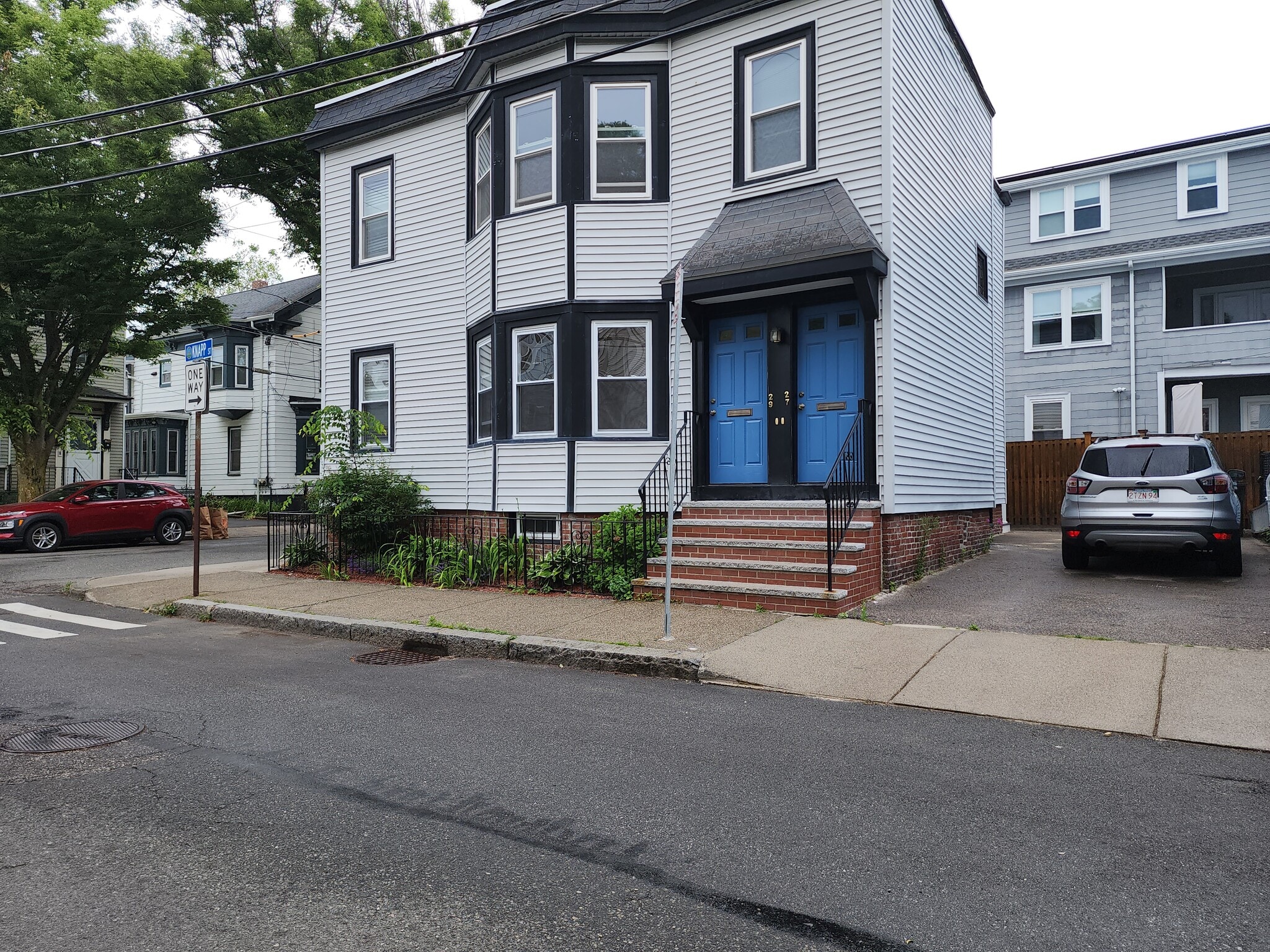 Building Photo - 27 Knapp St