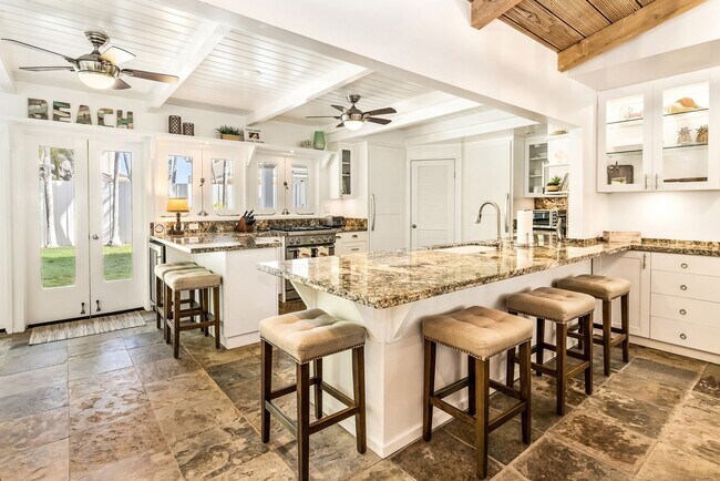 Building Photo - Fully Furnished Home in the Heart of Lanikai
