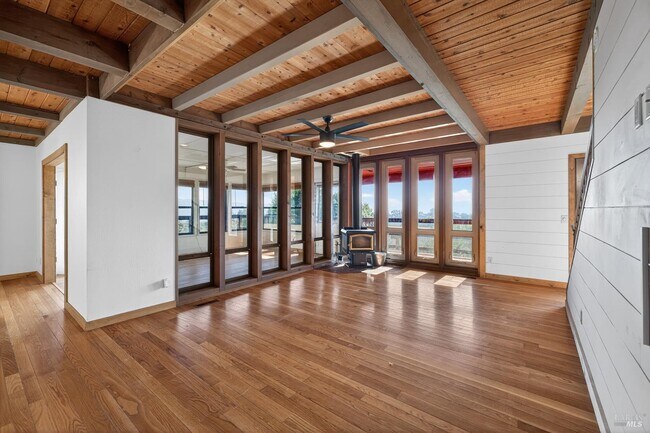 Building Photo - 2299 Sobre Vista Rd