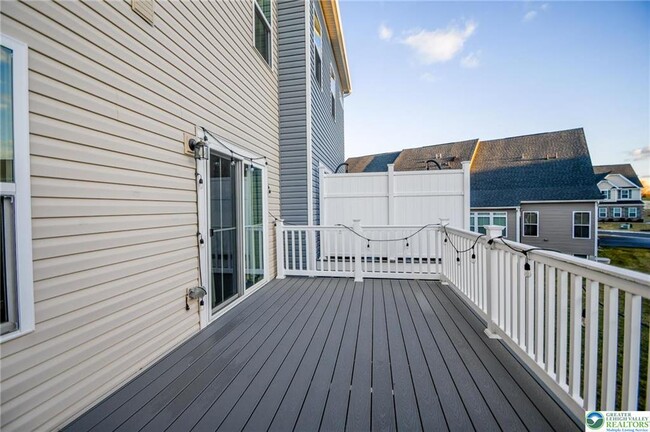 Building Photo - 2396 Cook Dr