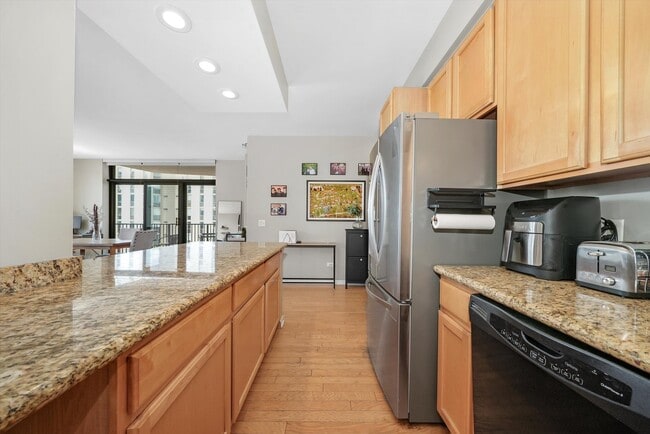 Building Photo - 435 W Erie St