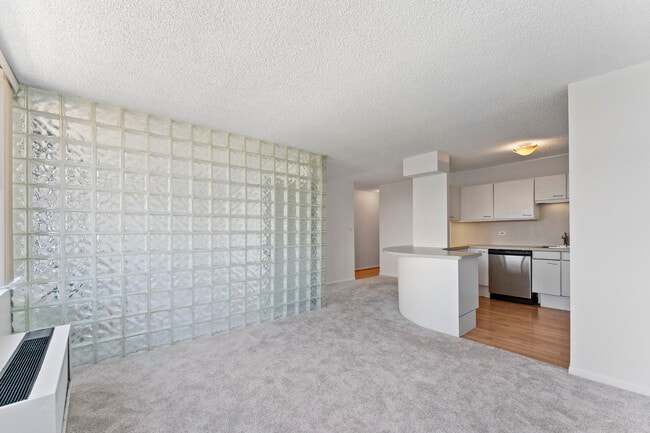 Building Photo - 2754 N Hampden Ct