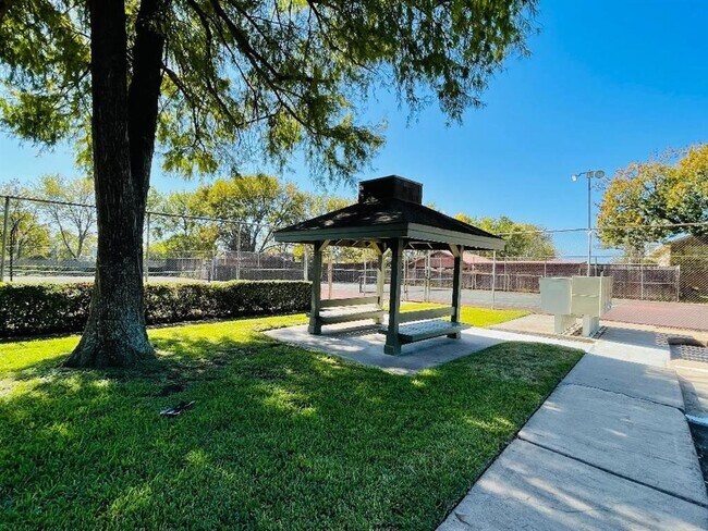 Building Photo - 5801 Lumberdale Rd