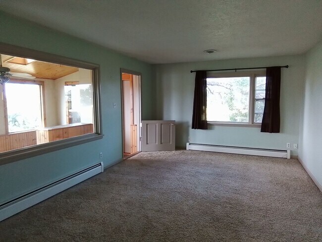 Building Photo - Single family home w / elbow room in Bozeman