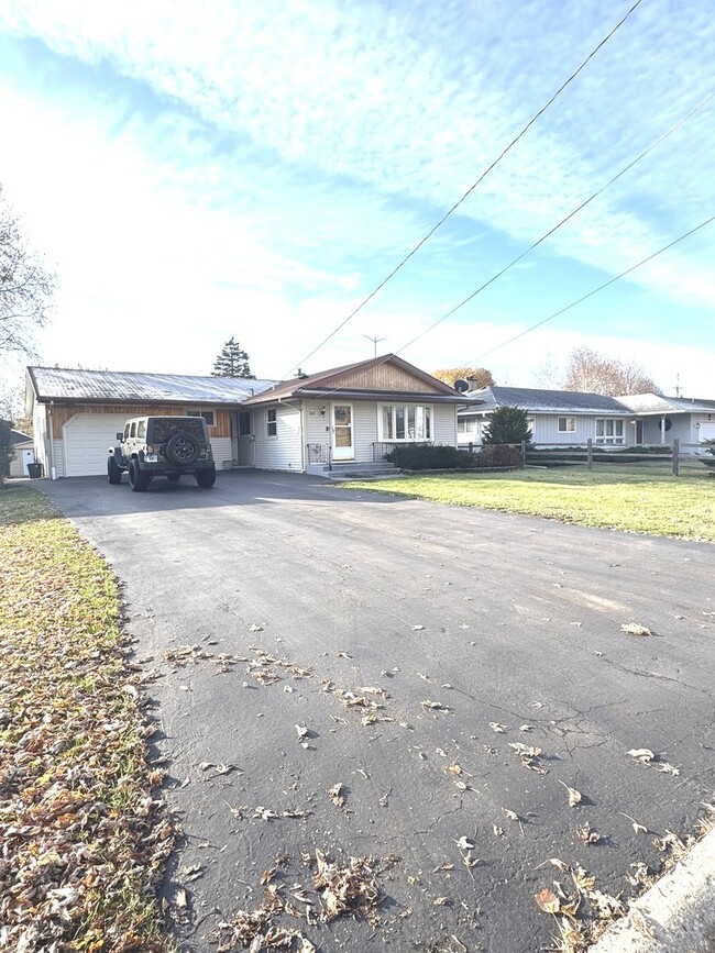 Building Photo - 3133 21st Pl