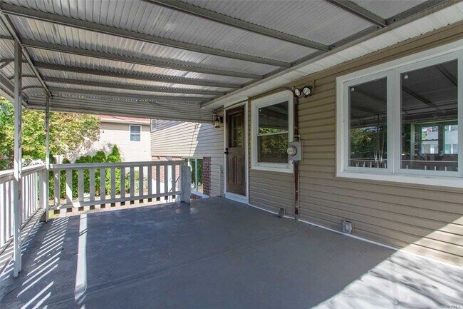 Building Photo - 15 Gainsville Dr