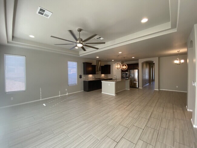 Building Photo - Single story 4BR/2Bath/Open Floor Plan/1907 Sqr Ft