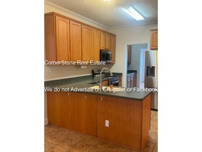 Building Photo - 6499 Chamblee Dr