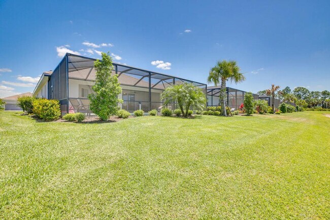 Building Photo - 15968 Leaning Pine Ln