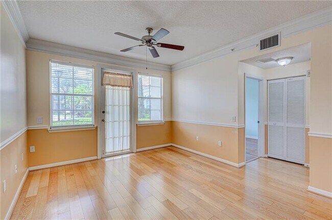 Building Photo - 9833 Baywinds Blvd
