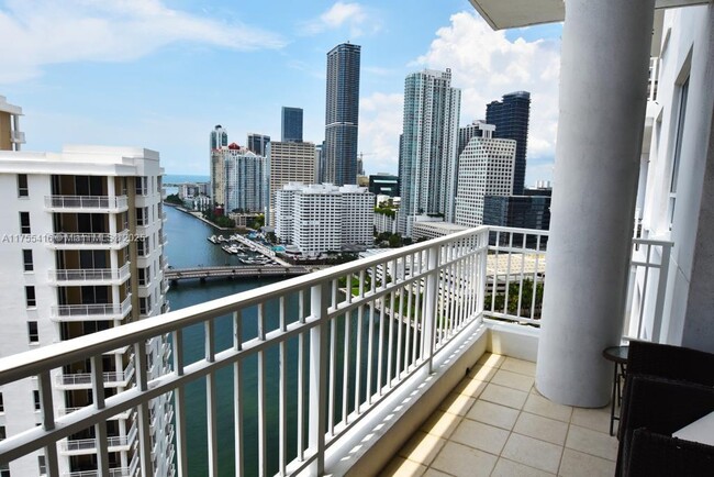 Building Photo - 801 Brickell Key Blvd