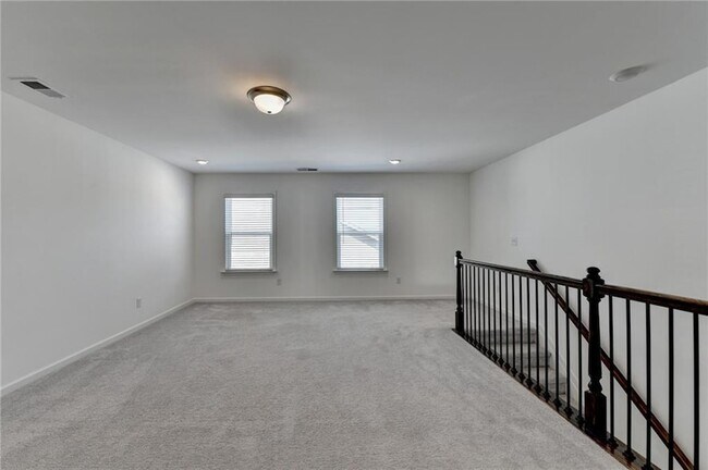 Building Photo - 5650 Bergeson Wy