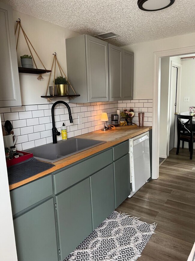 Building Photo - WIRED - West Plaza Condo, LLC