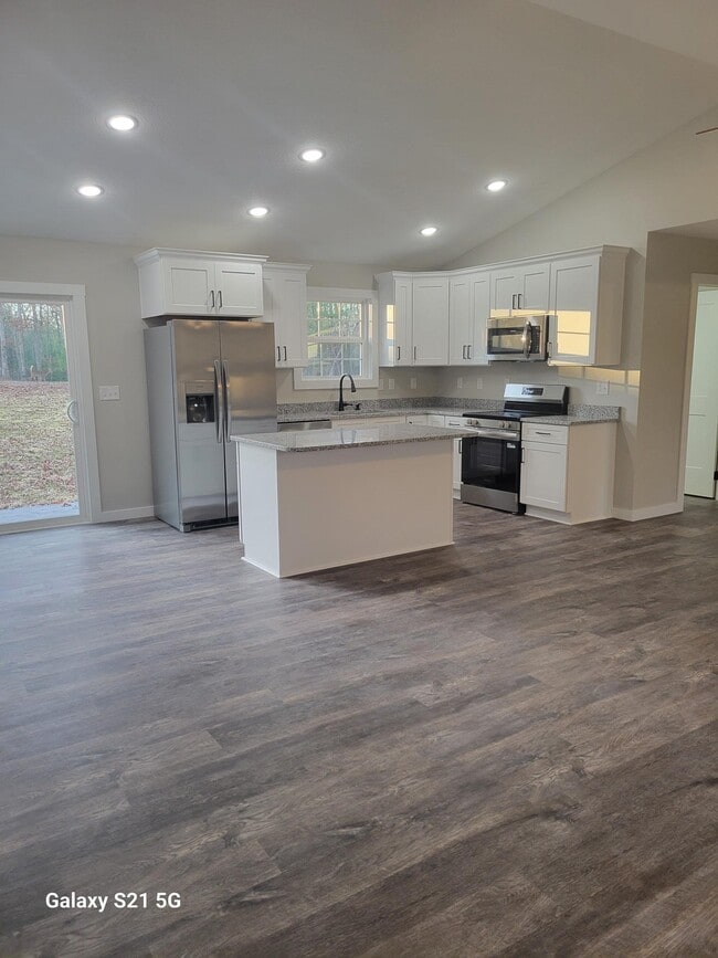 Building Photo - 6036 Seneca Trail