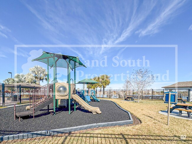 Building Photo - 6720 Great Bear Dr