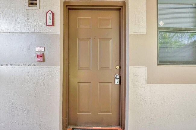 Building Photo - 9894 Nob Hill Ln