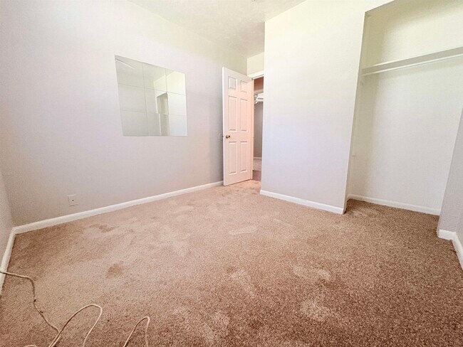Building Photo - 3515 Falcon Dr