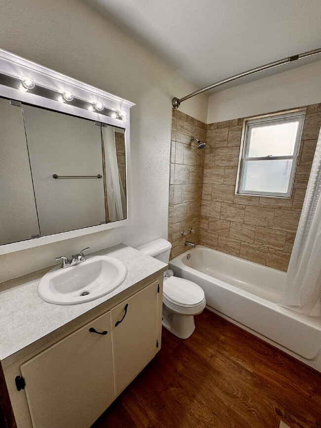 Building Photo - 307 SW 12th St