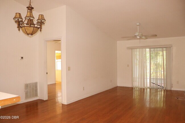 Building Photo - 1061 Oak Forest Cir