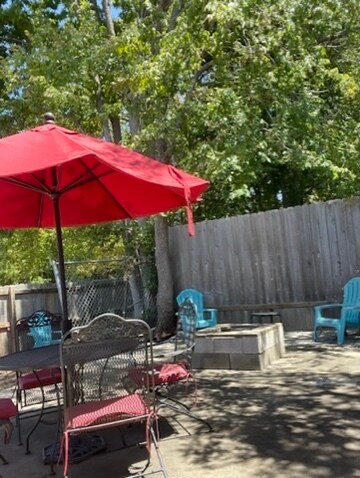 Building Photo - 1209 E Austin St