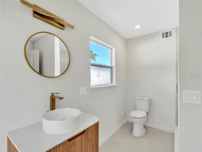 Building Photo - 4870 Venetian Blvd NE