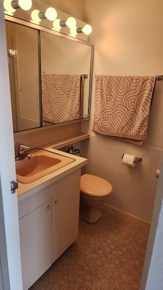 Building Photo - 340 W Diversey Pkwy