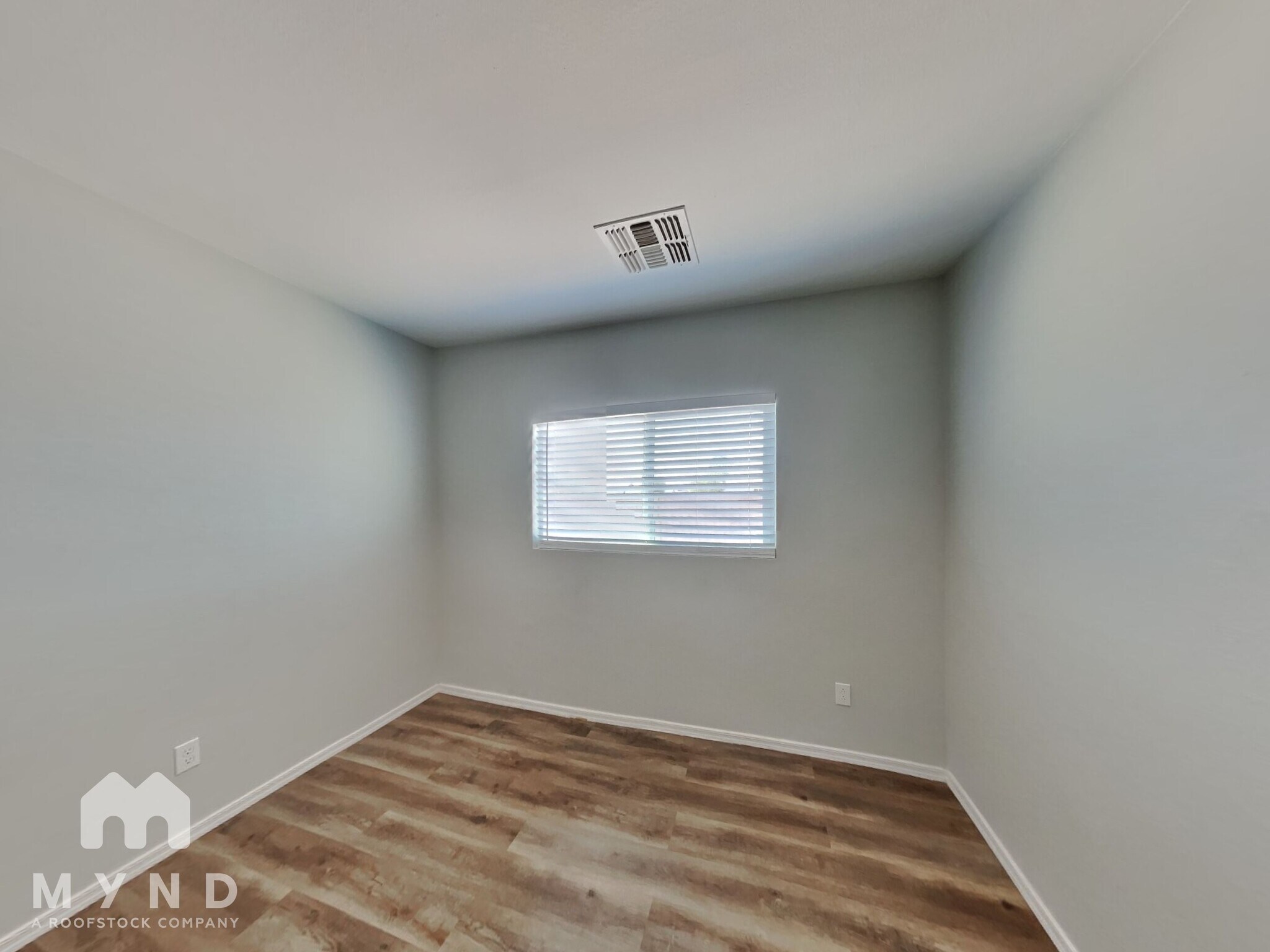 Building Photo - 11903 W Cabrillo Dr