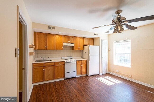 Building Photo - 1635 Passyunk Ave