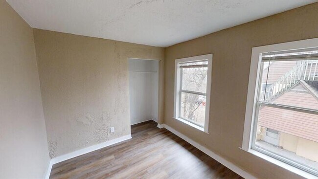 Building Photo - 716 Pearl St