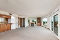 Building Photo - STUNNING BAY PARK 2BD/2BA CONDO WITH BAY V...
