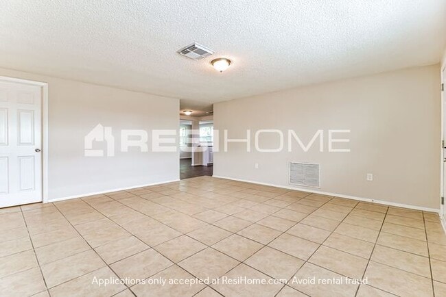 Building Photo - 6027 11th Ave