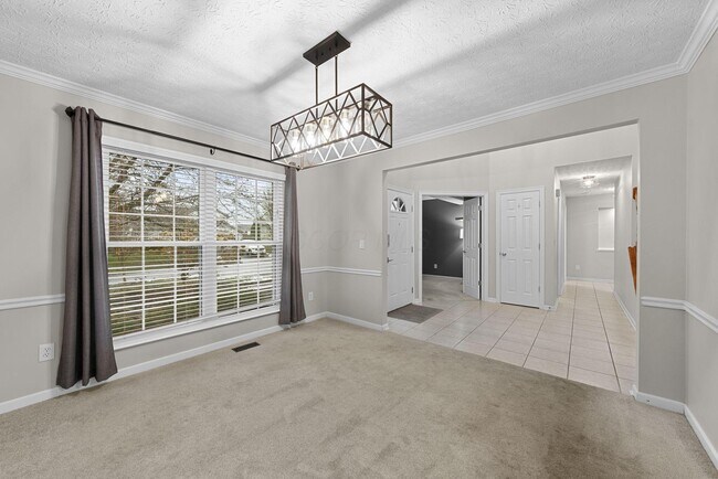 Building Photo - 397 Abbotsbury Dr