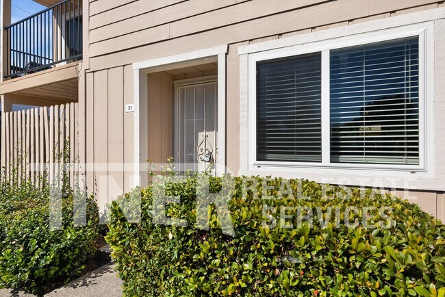 Building Photo - 7032 Fair Oaks Blvd