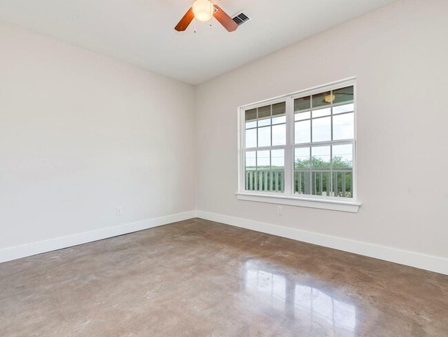 Building Photo - 500 Harmon Hills Cove