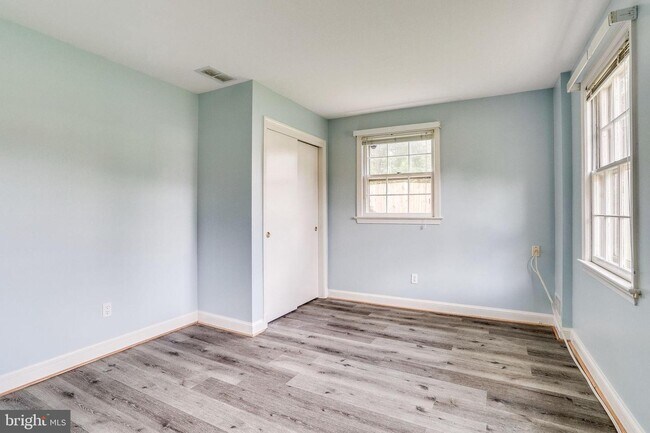 Building Photo - 5001 Ninian Ct