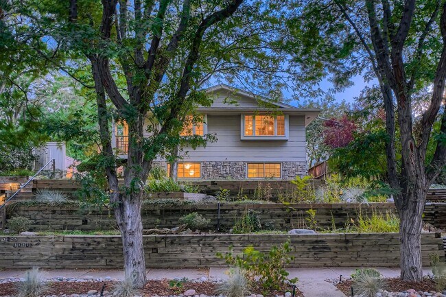 Primary Photo - 3125 N Raleigh St