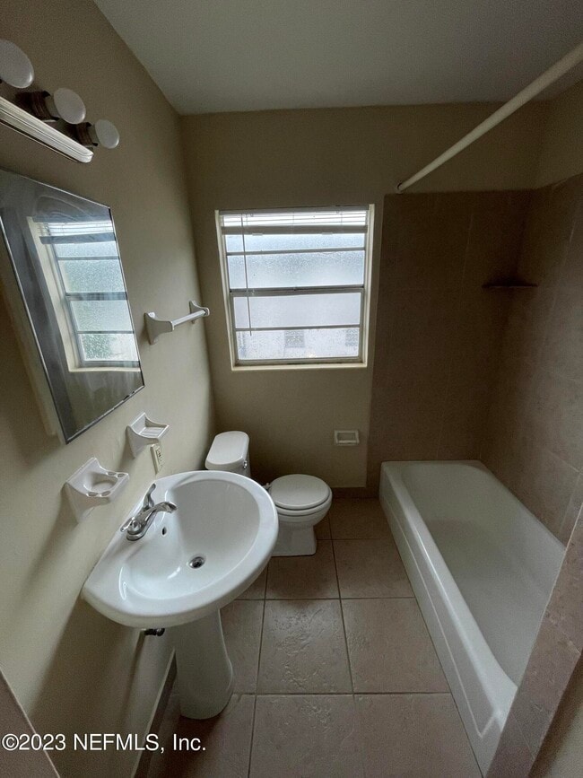 Building Photo - 5511 Los Santos Way