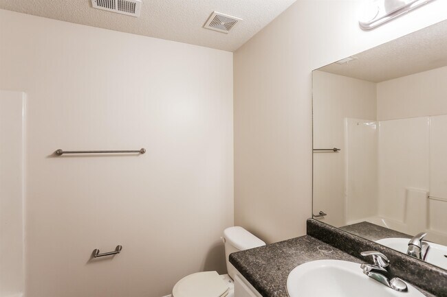 Building Photo - 10426 Redmond Cir N